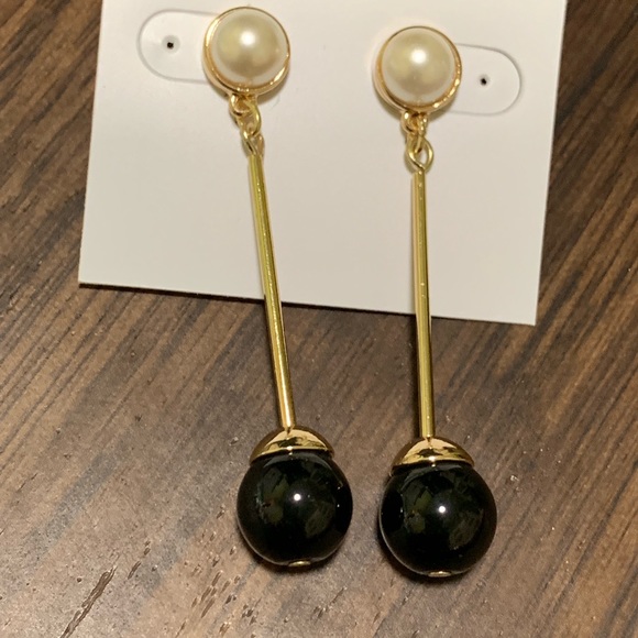 WHBM Beautiful earring - Picture 4 of 8